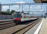 SBB: Eine Dreifachtraktion von Domino-Pendelzgen durchfuhr am 16.7.09 den Bahnhof Rothrist.