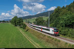 Ein Ausflug in's Val de Travers.
Am 6. August 2016 wollte ich einige Bilder des grünen TransN RBDe-Pendels machen. Dieser Zug wird derzeit nur am Samstag und Sonntag für je zwei Hin- und Rückfahrten Buttes - Neuchâtel - Buttes eingesetzt, ansonsten kommen DOMINO-Züge der SBB und TransN-FLIRT zum Einsatz.<br><br>
Gleiche Stelle wie beim ersten Bild, eineinhalb Stunden später. Leider nur mit DOMINO, dafür komplett ohne Nebel.