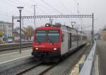 Der ex MThB  RBDe 561  im Regionalzugeinsatz auf der  Alten Hauensteinline  von Olten nach Sissach erreicht hier den Endbahnhof Sissach. 06.11.2011