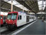 Triebzug RBDe 561 174, ein ehemaliger  seehas  der Thurbo, steht am 19.07.2007 als S8 im Bahnhof von Luzern.