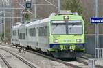 Der ABt 964 mit dem stossenden RBDe 565 724 als Zusatz-IR66 am 25.3.24 vor der Durchfahrt in Rosshäusern.