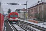 In Alle kreuzt unser Zug nach Bonfol den Gengenzug nach Porrentury, was einige Zeit in Anspruch nimmt, da der Bahnhof von Alle über Handweichen verfügt.