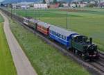 OeBB/SBB Historic: Die Oensingen Balsthal Bahn ausserhalb ihren heimischen Geleisen. Sonderzug mit OeBB RBe540 ex SBB, 3 Wagen OeBB und der SBB Historic Ed 2x2/2 196 (Mallet-Lokomotive) auf der Fahrt ins Seeland. Die Aufnahme ist am 17. Mai 2014 bei Bettlach entstanden.
Foto: Walter Ruetsch