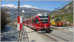 R1441 mit ABe 8/12 3507 nach Arosa neben der Schneeschleuder X rot mt 95401 beim Depot Sand in Chur.