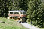 Der Be 4/4 22 der am 14.5.24 hinunter ins Tal transportiert ist unterhalb der Winteregg.