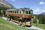 Der Be 4/4 22 der auf dem Castor/Pollux Transporter am 14.5.24 nach Lauterbrunnen transportiert wird unterhalb der Winteregg.