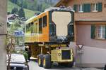 Nachdem man von der Hauptstrasse von Lauterbrunnen abgezweigt ist, wird es am 13.5.24 auch schon sehr eng zwischen den Häusern.