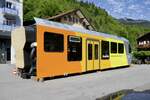 Ansicht des Wagenüberganges des zweiten Zugteil des Be 4/6 101  Eiger  den man am 13.5.24 zwischenzeitlich auf den Bahnhofplatz von Lauterbrunnen gestellt hat.