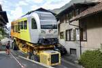 Der zweite Zugteil des Be 4/6 101  Eiger  den man am 13.5.24 von Lauterbrunnen auf die Winteregg transportiert.