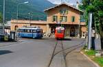 Schweizer Privatbahn Bex-Villars-Bretaye (BVB): Zwei sehr schöne ETs (rechts BDeh 2/4 Nr.23) vor dem SBB-Bahnhof Bex.