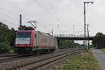 Nachschuss auf die Beacon Rail/Crossrail 185 592-3, welche am 10.08.2015 als Lokzug durch den Bahnhof von Müllheim (Baden) in Richtung Schweiz fuhr.