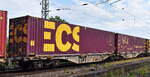 Gelenkcontainertragwagen vom Einsteller Hupac SA mit der Nr. 33 TEN 85 CH-HUPAC 4961 294-7 Sggmrss 90´in einem Containerzug am 21.05.24 Bahnhof Magdeburg-Neustadt.