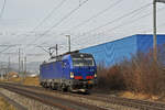 Siemens Vectron 193 492-6 fährt Richtung Bahnhof Itingen.