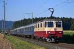 Re 421 393-0 in TEE Farben unterwegs von Lyss nach Schaffhausen mit dem Sonderzug zur Wiedereröffnung der Strecke Etzwilen - Singen, aufgenommen zwischen Mellingen (CH) und Dättwil (CH) am