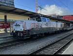 Gleisbau Sersa mit der Lok Aem  91 85 940 005-2 im Bhf. Basel am 2025.01.25