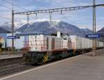 Sersa - Rangierlok Am 845 002-5 am Schluss eines Güterzuges bei der durchfahrt in Giubiasco am 27.02.2015
