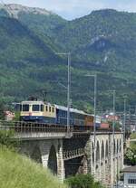 Trans Rail Re 421 387-2 mit einem Sonderzug bei Grenchen-Nord unterwegs am 20. Mai 2022.
Foto: Walter Ruetsch  