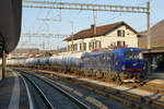 Widmer Rail Services AG
WRS Vectron Re 475 902  SCHERENSCHNITTLOK  mit einem Kesselwagenzug für die ASm in Oensingen am 1. Aril 2021.
Foto: Walter Ruetsch