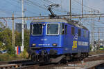 Re 421 381-5 der WRS durchfährt solo den Bahnhof Pratteln.