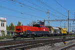 Aem 940 036-7 durchfährt den Bahnhof Pratteln. Die Aufnahme stammt vom 27.04.2022.