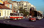 In einem ziemlich schlechten Zustand ist dieser KT4 der Belgrader Straßenbahn im Juni 2000 unterwegs