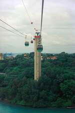 Stützturm 2 der Singapore Cable Car MFLG Mount Faber-Linie, Tragseilhöhe 88 m über dem Meer.