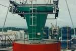 Tragseilstützkonstruktion auf dem Stützturm 1 der Singapore Cable Car MFLG Mount Faber-Linie, Tragseilhöhe 80 m über dem Meer. Bild vom 08.Mai 2002. (Fotoscan)