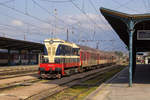 Museumsbahnbetrieb???? NEIN!!! Ganz normaler Alltag in Zilina!! Der Hector 721 012-3 rangiert einige Waggons.