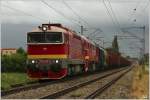 ZSR 750 300 + T679 1168 mit Brandbeobachtungszug von Zvolen nach Vrtky.