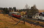 Bei trübem Wetter machte sich die  Brotbüchse  810 391 mit ein paar Fotofreuden auf dem Weg nach Potucky.