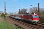 350 019 ist mit EC 276  Slovan  am 24.04.2013 bei Bratislava Vinohrady unterwegs.
