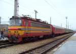 240 087-7 der ZSSK ist am 19.03.2007 eben mit Os 3031 von Bratislava in Trnava angekommen, die Lok ist bereits abgebgelt. 