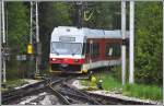 Die elektrischen Tatarabahnen zwischen Štrbské Pleso und Poprad-Tatry/Tatranská Lomnica wird heute ausschliesslich mit Stadler GTW  BR425 betrieben. 425.954-5 rangiert im Endbahnhof Štrbské Pleso. (03.06.2014)