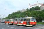 Slowakei / Straßenbahn Bratislava: Tatra T3SUCS - Wagen 7812 ...aufgenommen im Mai 2015 unterhalb der Burg Bratislava, in der Nähe der Haltestelle  Most SNP .