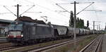 Retrack Slovakia s.r.o., Bratislava [SK] mit der MRCE Vectron  X4 E - 621  [NVR-Nummer: 91 80 6193 621-0 D-DISPO] und einem Getreidezug am 24.07.23 Höhe Bahnhof Luckenwalde.