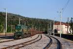 664 102 (92 79 2 664 102-2 SLO-SZ) mit Güterzug in Postojna am 07.06.2014