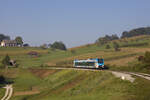Am 11. September 2023 ist SŽ 610 033 als LP 3605 von Celje in Richtung Imeno unterwegs. Soeben hat der Zug den Tunnel Šmarje durchquert und erreicht in wenigen Minuten den Bahnhof von Šmarje pri Jelšah.
