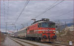 SŽ 342-024 zieht EC158 durch Maribor-Tabor Richtung Wien.