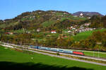 Der Zug MV 247  Citadella  ist auf dem Weg von Ljubljana nach Budapest kurz vor Laško bei Radoblje.