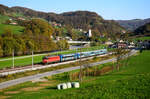 Die 342 014 mit dem MV 246  Citadella  ist auf dem Weg von Budapest nach Ljubljana kurz nach Laško bei Radoblje.