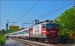 SŽ 342-025 zieht EC158 'Croatia' durch Maribor-Tabor Richtung Wien. /2.5.2014