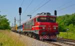 S 363-037 zieht LkW-Zug durch Maribor-Tabor Richtung Norden. /29.6.2012