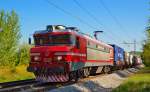 S 363-007 zieht Containerzug durch Maribor-Tabor Richtung Hafen Koper.