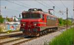 SŽ 363-028 fährt als Lokzug durch Maribor-Tabor Richtung Tezno Verschiebebahnhof.