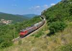 363 009 mit einem Güterzug am 09.06.2015 bei Hrastovlje.