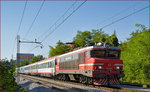 SŽ 363-001 zieht EC158 durch Maribor-Tabor Richtung Wien. /13.9.2016