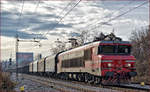 SŽ 363-033 zieht Güterzug durch Maribor-Tabor Richtung Norden. / 2.12.2016