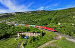 541 110 mit einem Containerzug am 10.05.2024 bei Zanigrad.