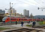 Doppeleinheit Elektro-Desiro Baureihen 312.0 (zweiteilig) und 312.1 (dreiteilig) verlt am 10.04.2006 Ljubljana Hauptbahnhof.