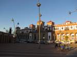 Das Bahnhofsgebude und der Vorplatz am 07.02.2013 in Jerez de la Frontera.